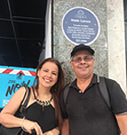 Instalação da placa na rua Gustavo Sampaio, no Leme, RJ